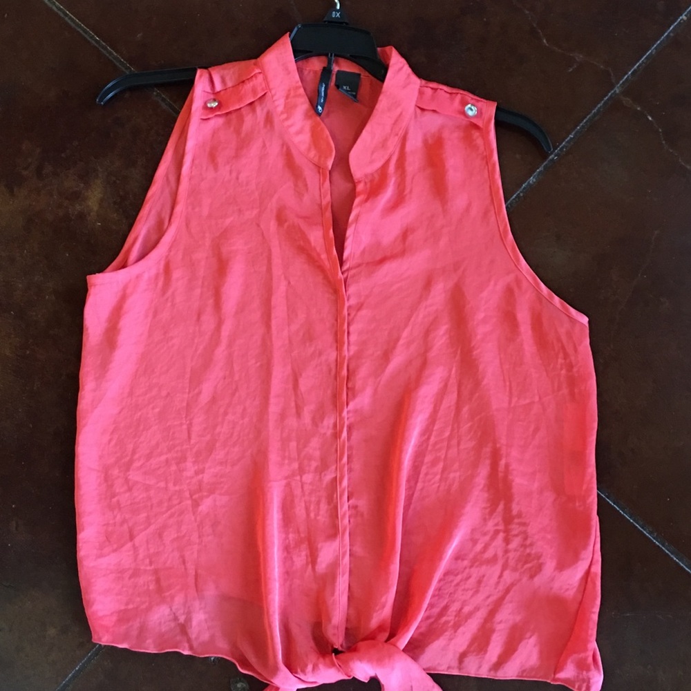 Orange top ties at waist